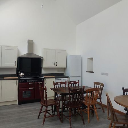 Cwm Clyd Longhouse Villa Llanwrthwl ภายนอก รูปภาพ